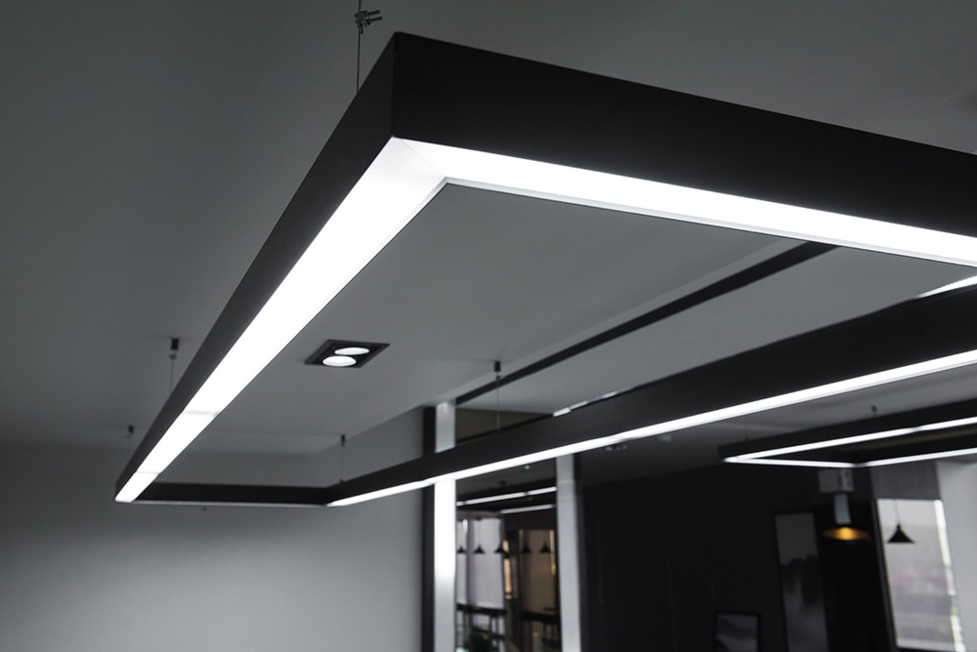 LED-Beleuchtung bei regio fuel electric GmbH in Steinbach Hallenberg